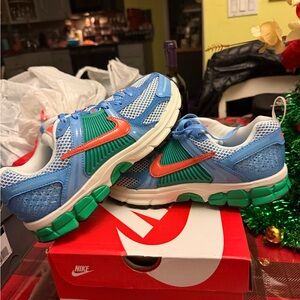 Nike VOMERO 5s sz 8 woman or 6.5 youth new in box $160 Retail price